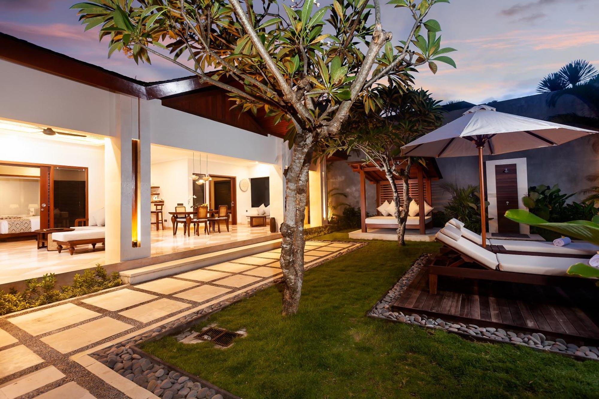 Ghana Villa Seminyak By Pramana Villas Εξωτερικό φωτογραφία