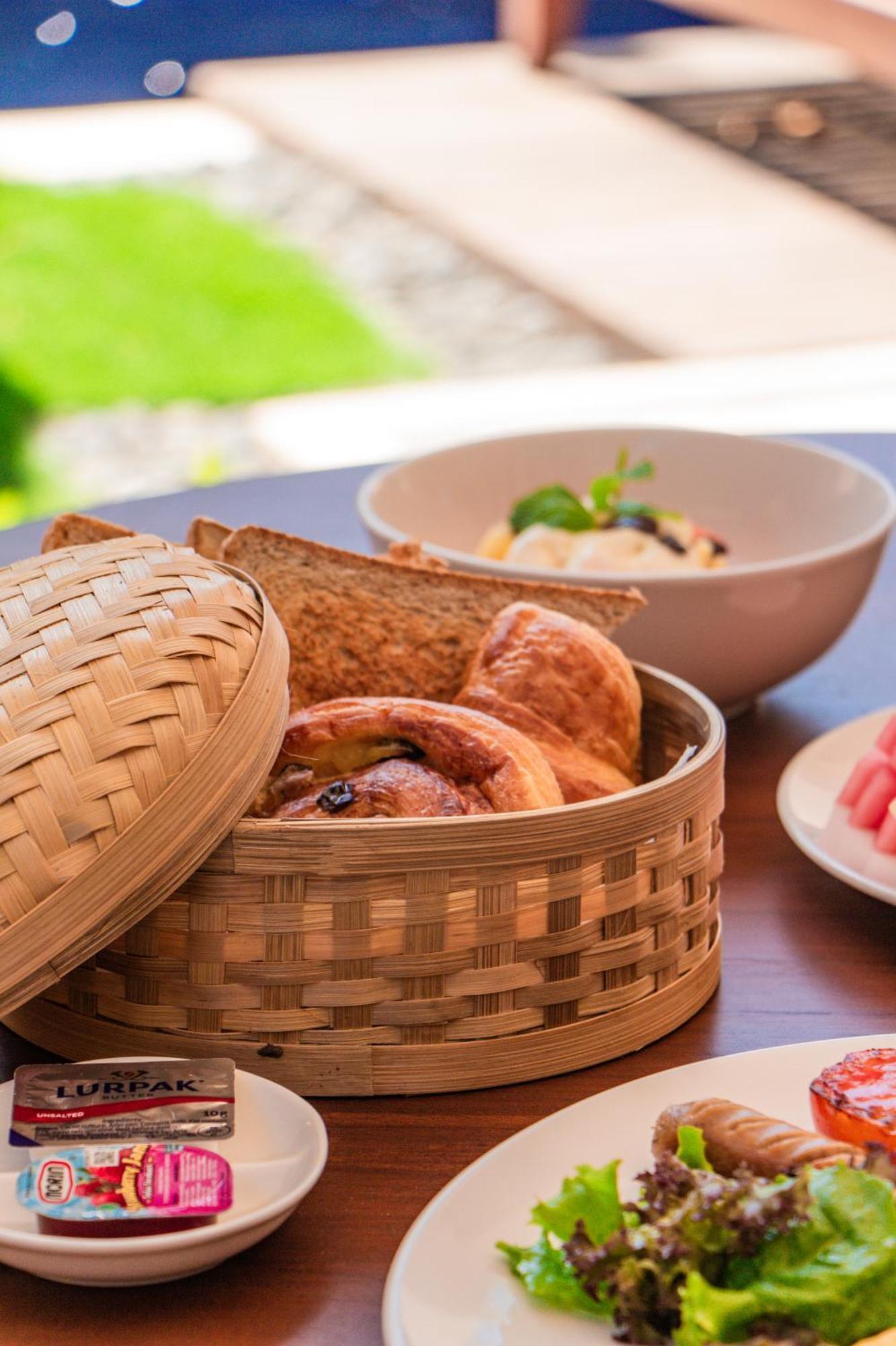 Ghana Villa Seminyak By Pramana Villas Εξωτερικό φωτογραφία
